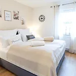 アパート Inhome: Garten - Terrasse - Parkplatz - Netflix *